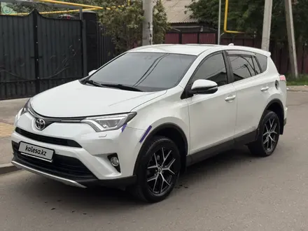 Toyota RAV4 2018 года за 11 500 000 тг. в Алматы