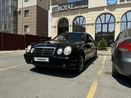 Mercedes-Benz E 320 1999 года за 2 300 000 тг. в Актау – фото 18