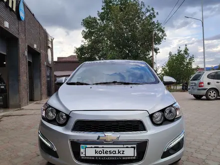 Chevrolet Aveo 2014 года за 3 800 000 тг. в Уральск – фото 2