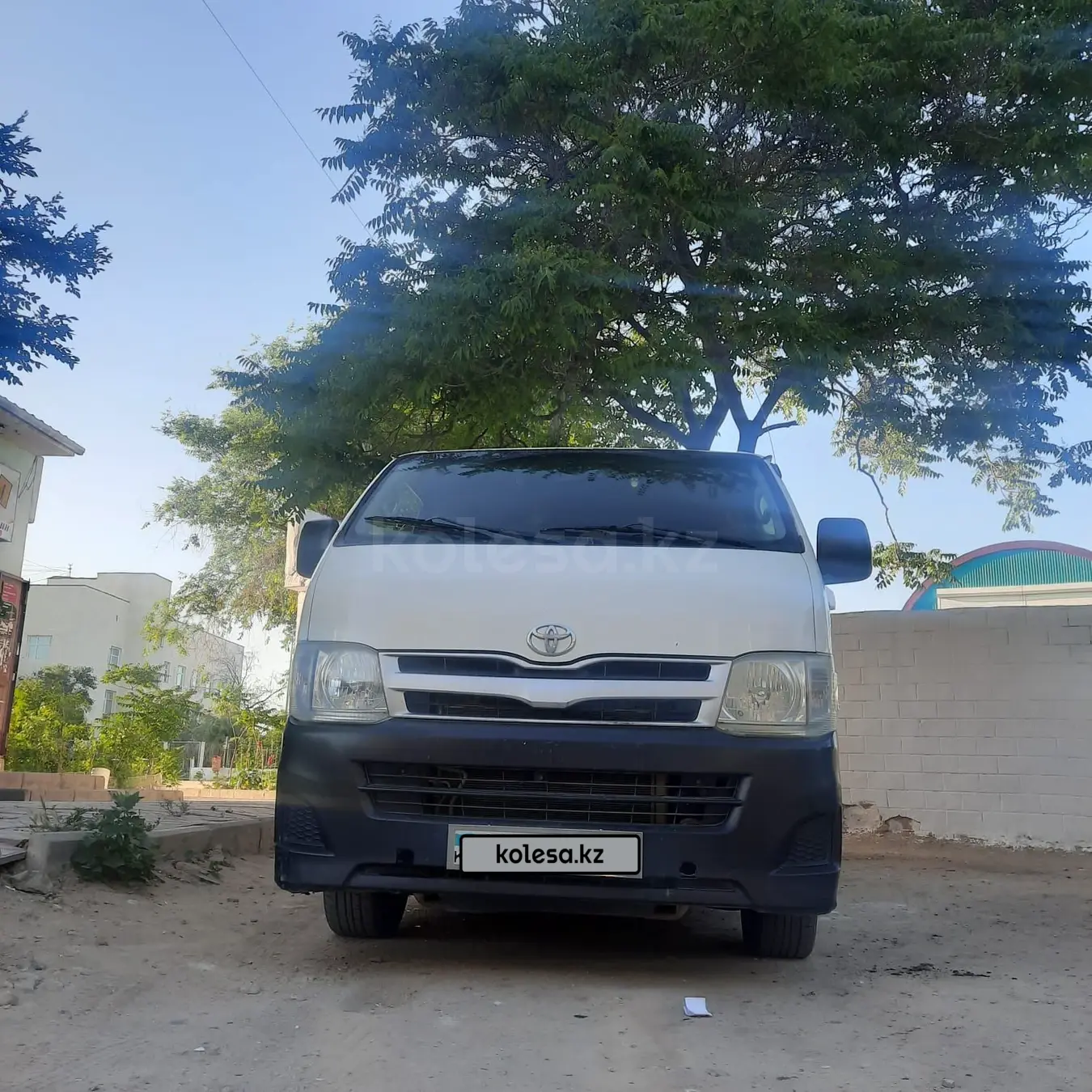 Toyota HiAce, 2012