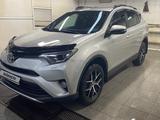 Toyota RAV4 2017 года за 11 820 000 тг. в Астана