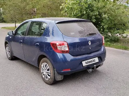 Renault Sandero 2015 года за 3 500 000 тг. в Костанай – фото 4