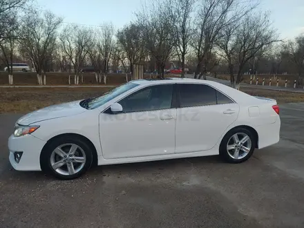 Toyota Camry 2014 года за 4 800 000 тг. в Уральск – фото 2