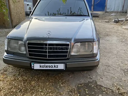 Mercedes-Benz E 280 1993 года за 1 300 000 тг. в Кызылорда – фото 3