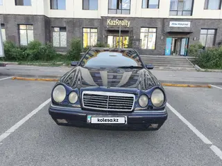 Mercedes-Benz E 320
