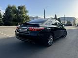 Toyota Camry 2015 года за 7 960 000 тг. в Уральск – фото 4