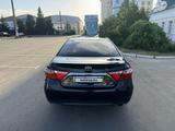 Toyota Camry 2015 года за 7 960 000 тг. в Уральск – фото 5