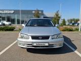 Toyota Camry 2000 года за 3 800 000 тг. в Петропавловск – фото 2