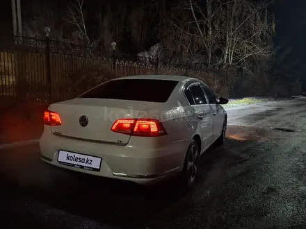 Volkswagen Passat 2011 года за 5 500 000 тг. в Алматы – фото 2