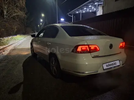 Volkswagen Passat 2011 года за 5 500 000 тг. в Алматы – фото 3
