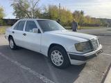 Mercedes-Benz E 250 1993 годаүшін2 500 000 тг. в Астана