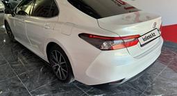 Toyota Camry 2022 года за 13 700 000 тг. в Кызылорда – фото 5