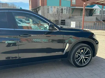 BMW X6 2015 года за 22 100 000 тг. в Актобе – фото 5