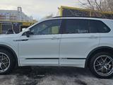 Volkswagen Tiguan 2021 года за 19 000 000 тг. в Астана – фото 2