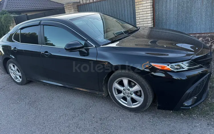 Toyota Camry 2018 года за 11 200 000 тг. в Караганда