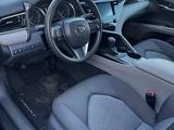 Toyota Camry 2018 года за 11 200 000 тг. в Караганда – фото 3