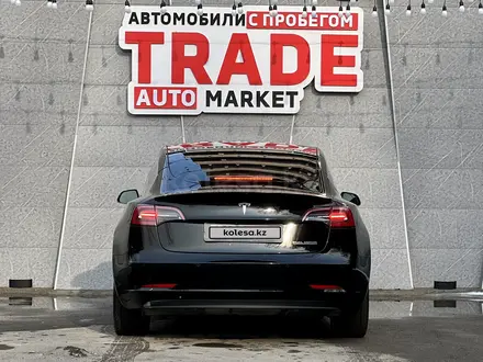 Tesla Model 3 2018 года за 13 700 000 тг. в Алматы – фото 5
