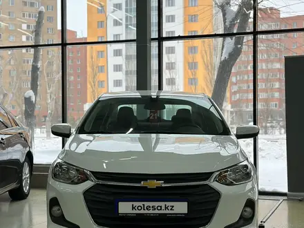 Chevrolet Onix 2023 года за 6 590 000 тг. в Астана – фото 2
