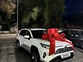 Toyota RAV4 2021 года за 16 000 000 тг. в Алматы