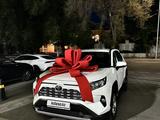 Toyota RAV4 2021 года за 16 000 000 тг. в Алматы – фото 3
