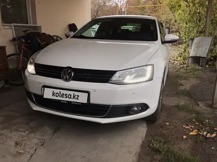 Volkswagen Jetta 2014 года за 6 800 000 тг. в Алматы – фото 2