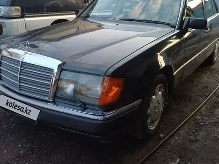 Mercedes-Benz E 300 1991 года за 1 800 000 тг. в Каргалы – фото 3