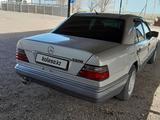 Mercedes-Benz E 220 1994 года за 2 500 000 тг. в Караганда – фото 2