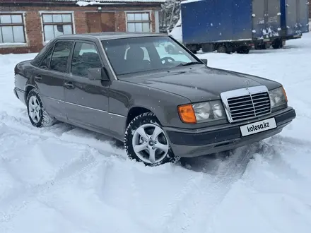 Mercedes-Benz E 230 1991 года за 1 790 000 тг. в Петропавловск – фото 16