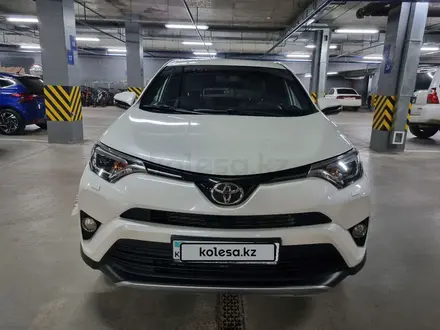 Toyota RAV4 2017 года за 12 700 000 тг. в Астана – фото 10