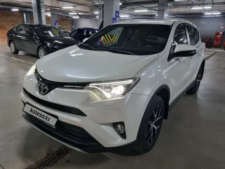 Toyota RAV4 2017 года за 12 700 000 тг. в Астана – фото 3