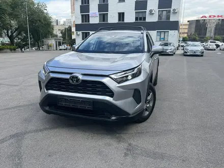 Toyota RAV4 2022 года за 14 500 000 тг. в Алматы