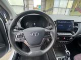 Hyundai Accent 2021 года за 9 900 000 тг. в Уральск