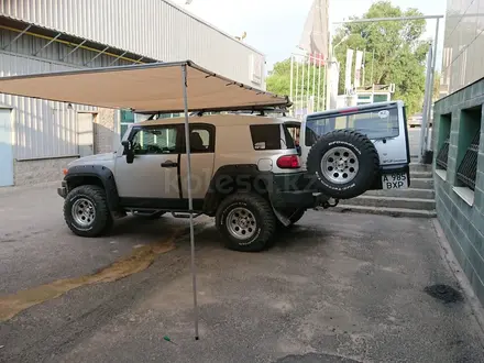 Toyota FJ Cruiser 2007 года за 13 200 000 тг. в Алматы – фото 3