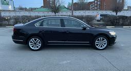 Volkswagen Passat 2017 года за 7 500 000 тг. в Уральск – фото 3