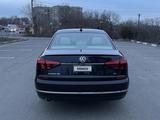 Volkswagen Passat 2017 года за 7 500 000 тг. в Уральск – фото 5