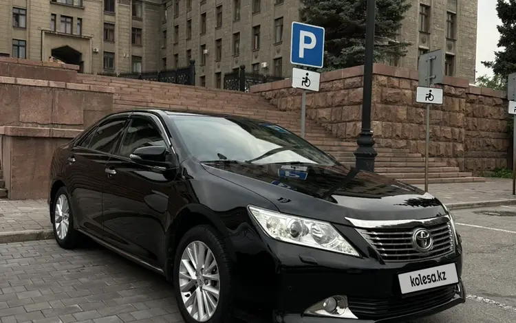Toyota Camry 2014 годаүшін9 900 000 тг. в Алматы