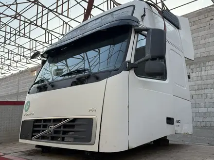 Кабина VOLVO FH13 за 1 000 000 тг. в Алматы – фото 2