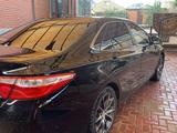 Toyota Camry 2015 года за 5 900 000 тг. в Актобе – фото 3