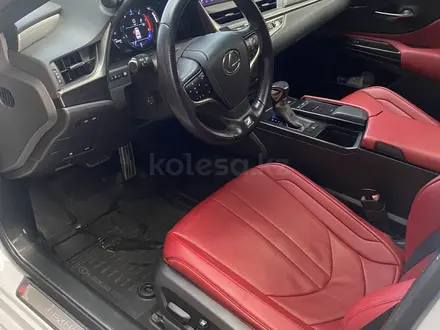 Lexus ES 350 2019 года за 23 000 000 тг. в Алматы – фото 15