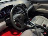 Hyundai Elantra 2016 года за 6 000 000 тг. в Актау – фото 3