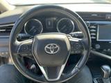 Toyota Camry 2020 года за 9 000 000 тг. в Атырау