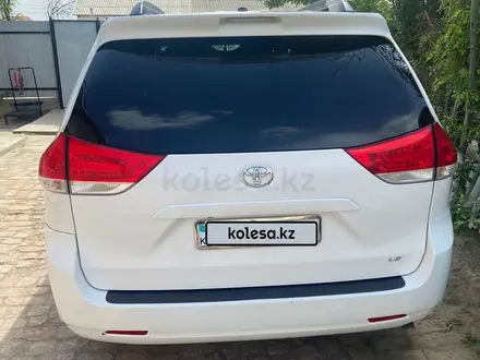 Toyota Sienna 2011 года за 10 700 000 тг. в Атырау – фото 14