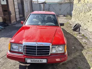 Mercedes-Benz E 230