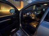 Toyota Highlander 2015 года за 11 580 000 тг. в Уральск – фото 2
