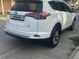Toyota RAV4 2017 года за 11 000 000 тг. в Шымкент – фото 5