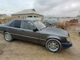 Mercedes-Benz E 260 1993 года за 600 000 тг. в Актау