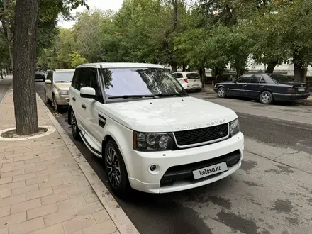 Land Rover Range Rover Sport 2011 года за 14 000 000 тг. в Алматы