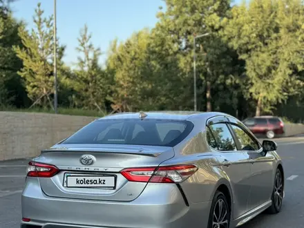 Toyota Camry 2018 года за 11 500 000 тг. в Алматы – фото 4