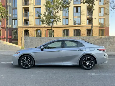 Toyota Camry 2018 года за 11 500 000 тг. в Алматы – фото 6