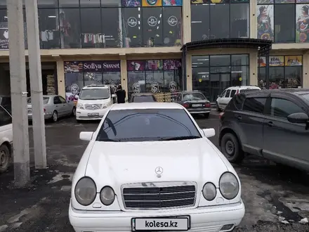 Mercedes-Benz E 320 1995 года за 2 800 000 тг. в Шымкент